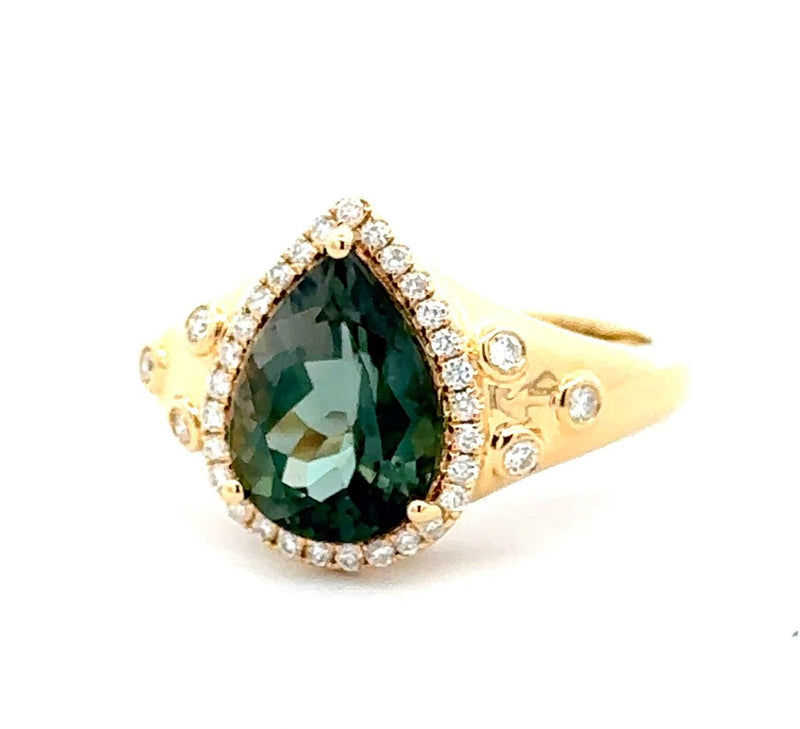 18 Karat Yellow Lady's Contemporary Gemstone Fasion Ring